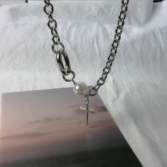 Cross Pearl Silver Chain Necklace - Picture 7 of 11